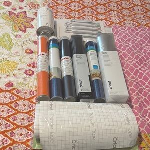 Cricut Essential Crafting Bundle